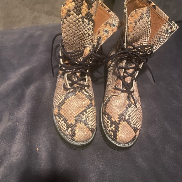 Frye Snakeskin combat boots - Picture 7 of 7